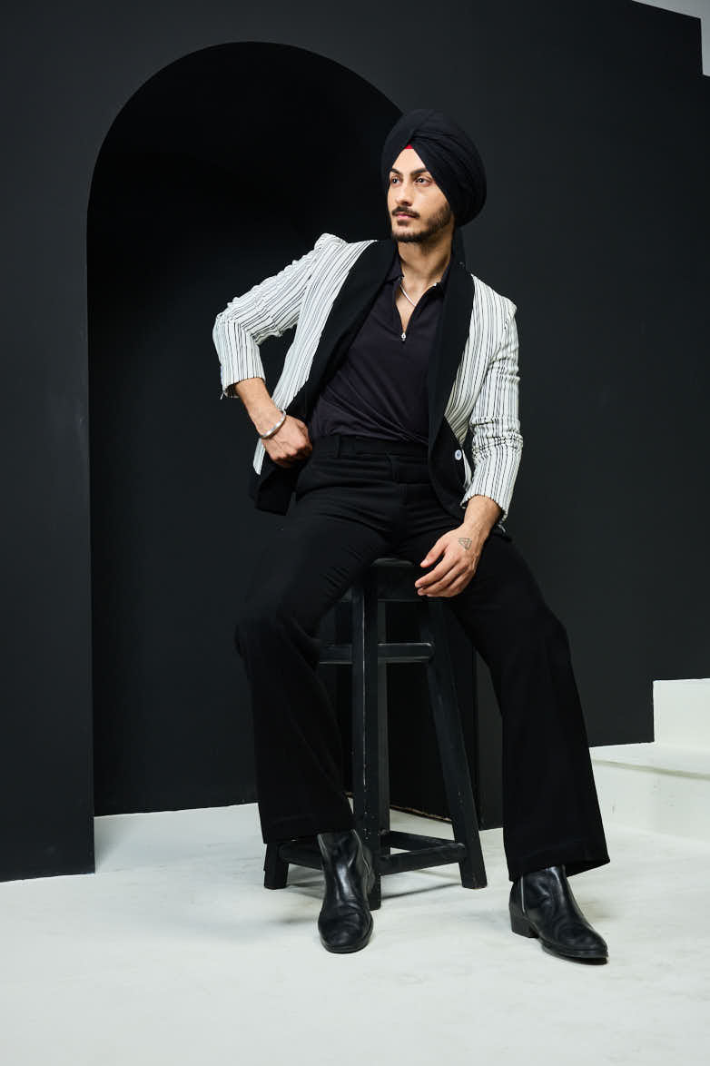 White and black strip jacket detailing with white button