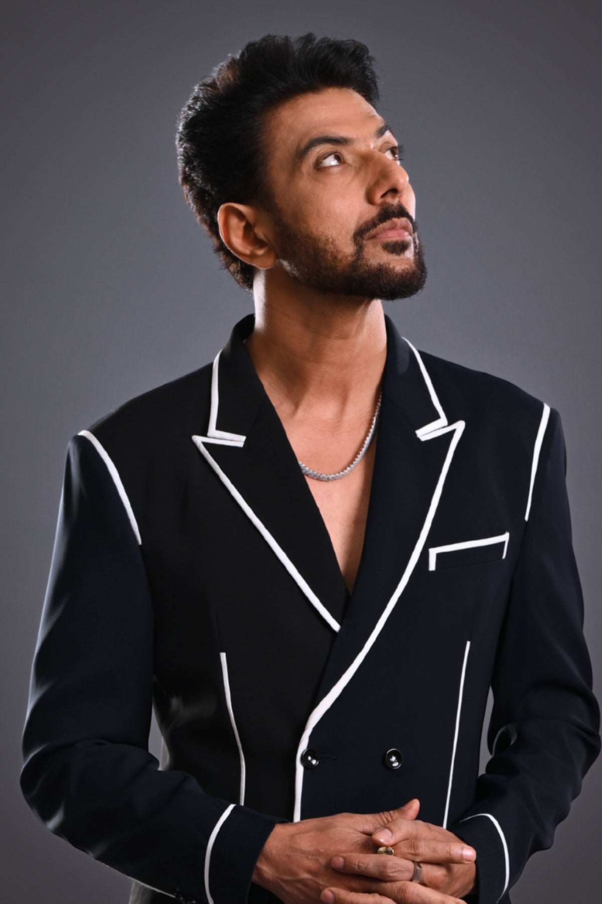 Ranveer Brar In Navy blue and black dual colour blazer set