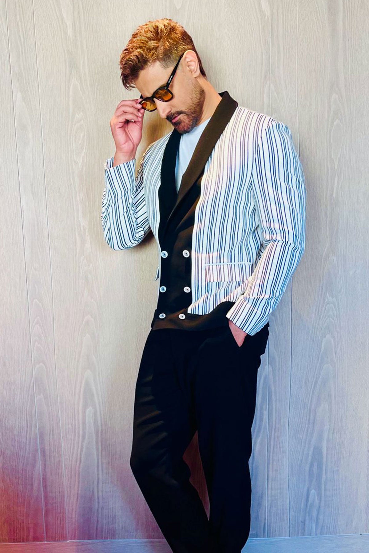 Kunal Kapoor In White and black strip jacket set